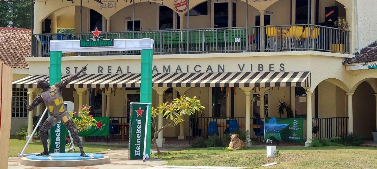 Mobay Las Palmas Montego Bay Exteriör bild